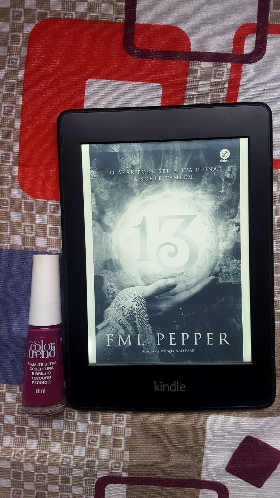 Esmaltes e Livros